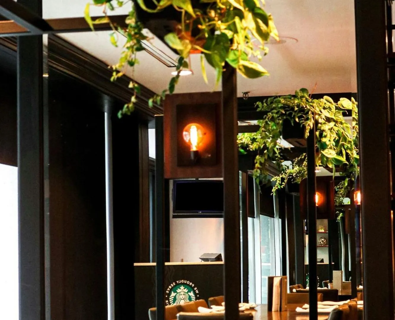 Delta Hotels By Marriott Montreal 4*,