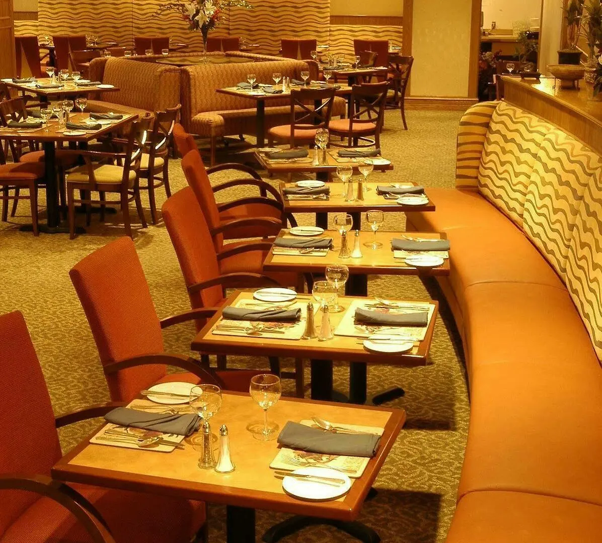 Delta Hotels By Marriott Montreal 4*,